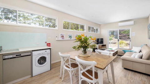 Art House Shoal Bay - St Kilda Accommodation 1