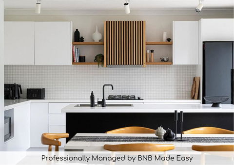 Artful Abode - Duntryleague, Vibrant Decor - St Kilda Accommodation 0