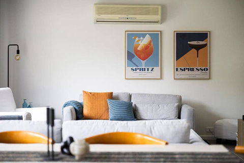 Artful Abode - Duntryleague, Vibrant Decor - St Kilda Accommodation 3