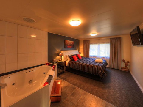 Arthur River Spa Cottage - St Kilda Accommodation 4