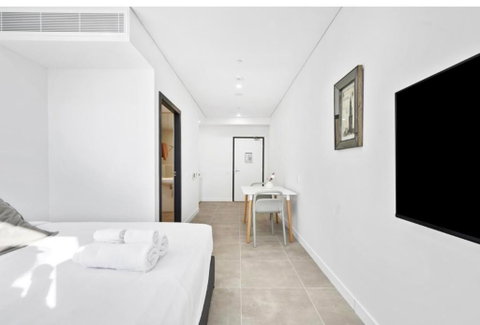 Arthur Hotel Bondi Junction No Reception And House Keeping No Sofa Bed - St Kilda Accommodation 3