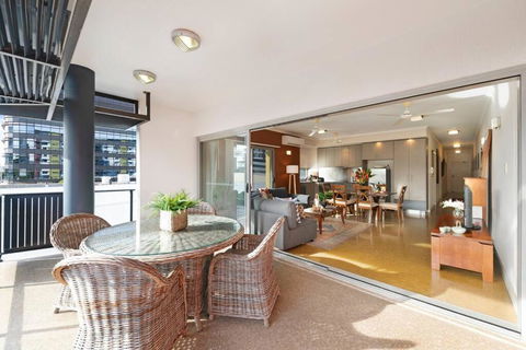 Artistic City Escape With Balcony And Parking - St Kilda Accommodation 0
