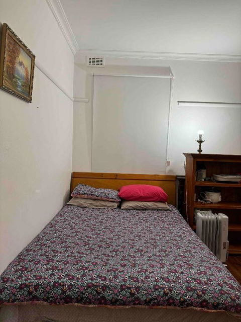 Ashburton Big Room With Shared Bathroom 1 - St Kilda Accommodation 0