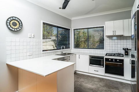 Aspect 2 8 Poley Cow - St Kilda Accommodation 3