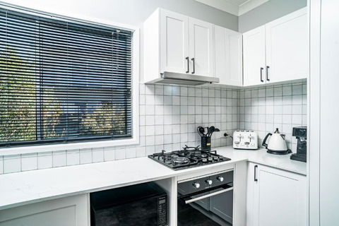 Aspect 2 8 Poley Cow - St Kilda Accommodation 4