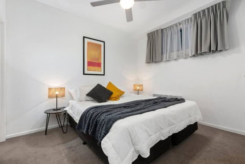 Astral Apartments. Spacious 2 Bed, 2 Bath Apartment In A Great Location. - St Kilda Accommodation 4