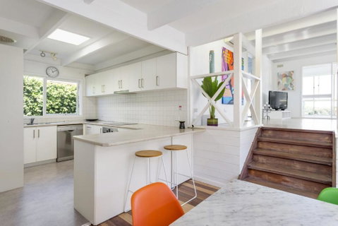 At Agnes Ave: Coastal Views - St Kilda Accommodation 4