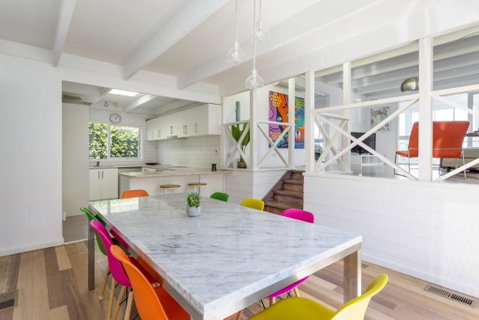 At Agnes Ave: Coastal Views - St Kilda Accommodation 3