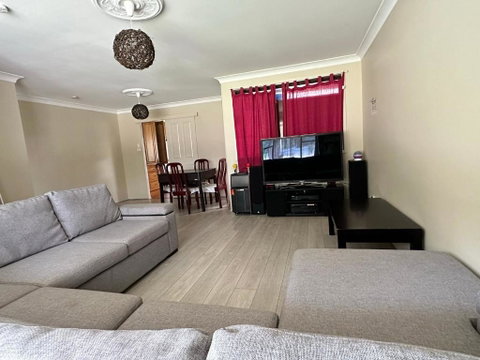 At Holiday House - St Kilda Accommodation 1
