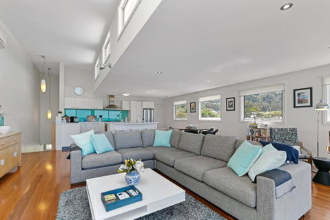 At Saint Judes - St Kilda Accommodation 4
