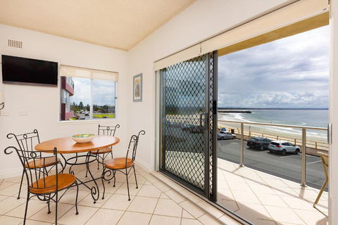 At The Beach, Debra Court Unit 5 - St Kilda Accommodation 0