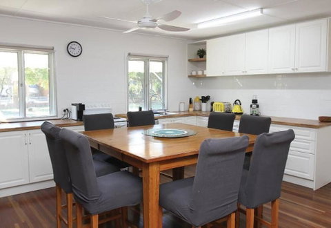 ATALLAWA - St Kilda Accommodation 4