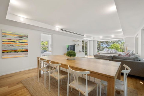 Audrey - Little Cove - St Kilda Accommodation 3