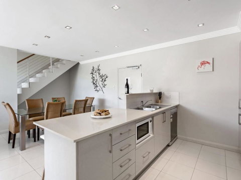 Aura Apartments Unit 13 59 Shoal Bay Road - St Kilda Accommodation 4