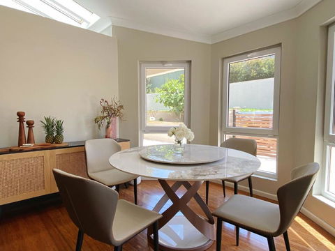 Aussie Escape Poolside Comfort And Relaxation - St Kilda Accommodation 4
