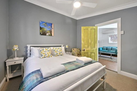 Autumn Leaf Cottage - Heritage Charm, Close To CBD - St Kilda Accommodation 2
