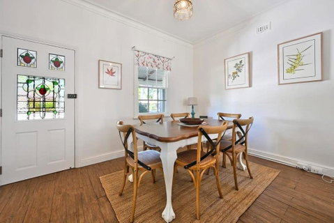 Autumn Leaf Cottage - Heritage Charm, Close To CBD - St Kilda Accommodation 3
