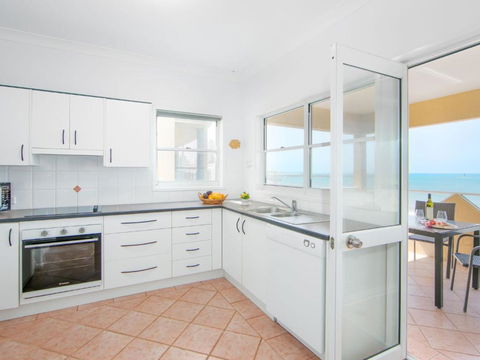 Avalon 2 - St Kilda Accommodation 2