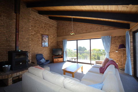 Aviemore - 2 14 Cobbodah Street - St Kilda Accommodation 0