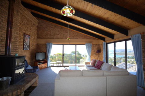 Aviemore - 2 14 Cobbodah Street - St Kilda Accommodation 1