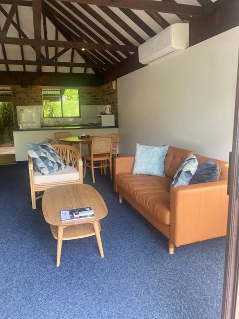 Avoca Beach Hotel - St Kilda Accommodation 4