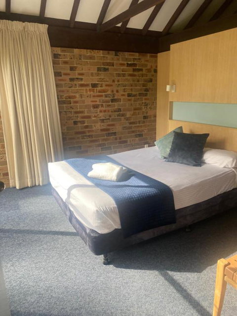 Avoca Beach Hotel - St Kilda Accommodation 3