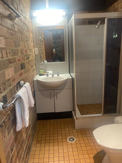 Avoca Beach Hotel - St Kilda Accommodation 2