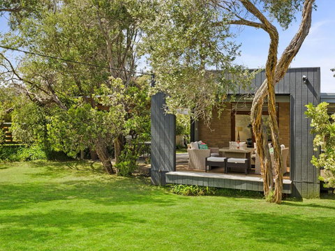 Avonlea Sorrento Holiday House - St Kilda Accommodation 0