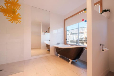 Awesome Beach House Bicheno - St Kilda Accommodation 4