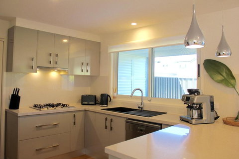 Ayada Villa - Pet Friendly - 1 Min To Beach - St Kilda Accommodation 4