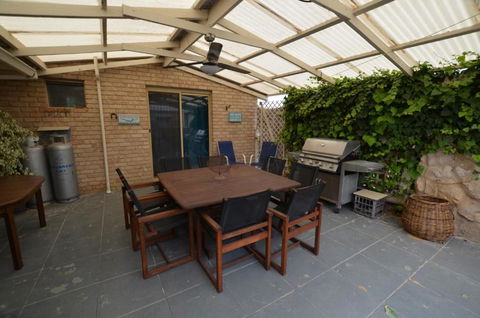 Ayres Rocks - St Kilda Accommodation 2