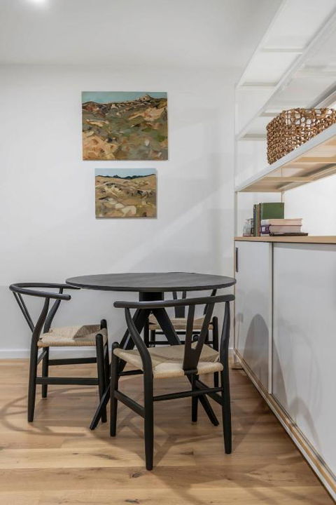 Architectural Delight On Lonsdale - St Kilda Accommodation 4