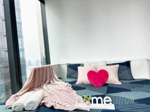 AUS 3415 - 2BR Luxurious Suite FREE PARKING Near Yarra River And Crown - St Kilda Accommodation 3