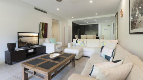AZURE 125 Port Douglas - St Kilda Accommodation 1