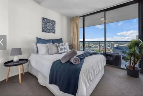 AU1 - Aurora Skyscraper CBD For Business Or Pleasure - St Kilda Accommodation 3