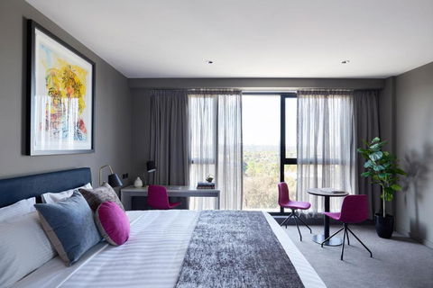 Art Series - The Chen - St Kilda Accommodation 3