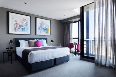 Art Series - The Chen - St Kilda Accommodation 2