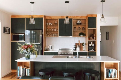B E A C H H O U S E X I V - St Kilda Accommodation 0