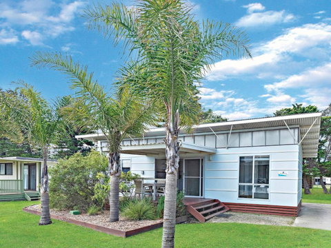 Barlings Beach Holiday Park - St Kilda Accommodation 2