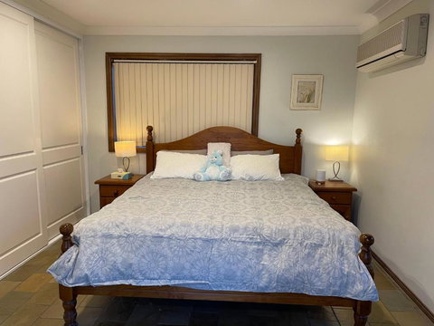 Baulkham Hills Deluxe King Room With Air-con Private Bathroom And Entrance - St Kilda Accommodation 0