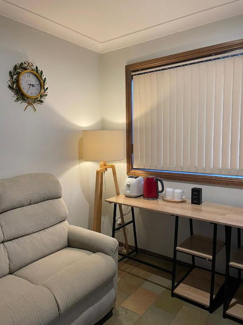 Baulkham Hills Deluxe King Room With Air-con Private Bathroom And Entrance - St Kilda Accommodation 2