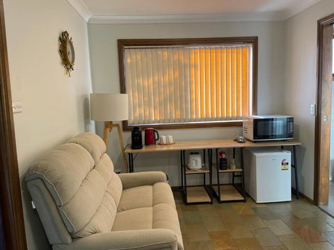 Baulkham Hills Deluxe King Room With Air-con Private Bathroom And Entrance - St Kilda Accommodation 1