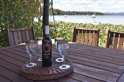 Baywatch Waterfront Lake Retreat With Private Jetty At Silverwater Lake Macqaurie - St Kilda Accommodation 4