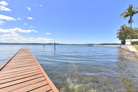 Baywatch Waterfront Lake Retreat With Private Jetty At Silverwater Lake Macqaurie - St Kilda Accommodation 0