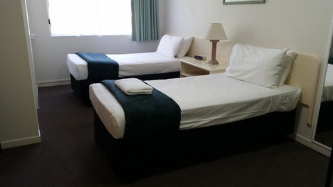 Southport Motel & Apartments - St Kilda Accommodation 17