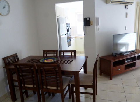 Le Lavandou Holiday Apartments - St Kilda Accommodation 4