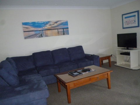 Le Lavandou Holiday Apartments - St Kilda Accommodation 7