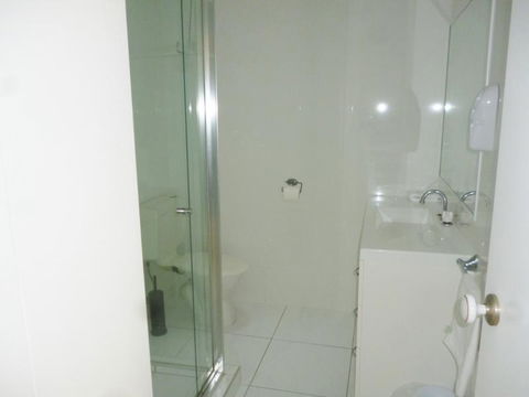 Le Lavandou Holiday Apartments - St Kilda Accommodation 3