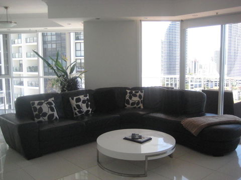 Bel Air On Broadbeach - Official - St Kilda Accommodation 15