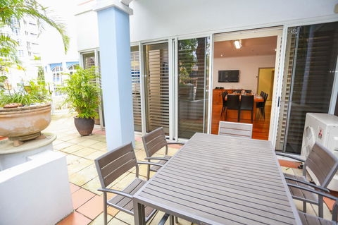 Bel Air On Broadbeach - Official - St Kilda Accommodation 9